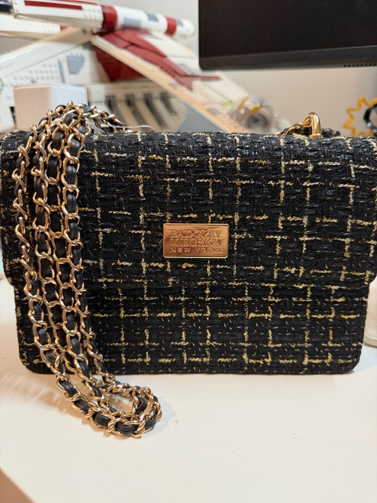 Badgley Mischka Handbags - NWT Badgley Mischka Black Tweed Crossbody with Gold Chain